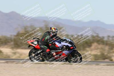 media/Dec-01-2025-Moto Forza (Mon) [[2daa91e15f]]/2-Intermediate Group/Session 3 (Turn 7 Inside Pans)/